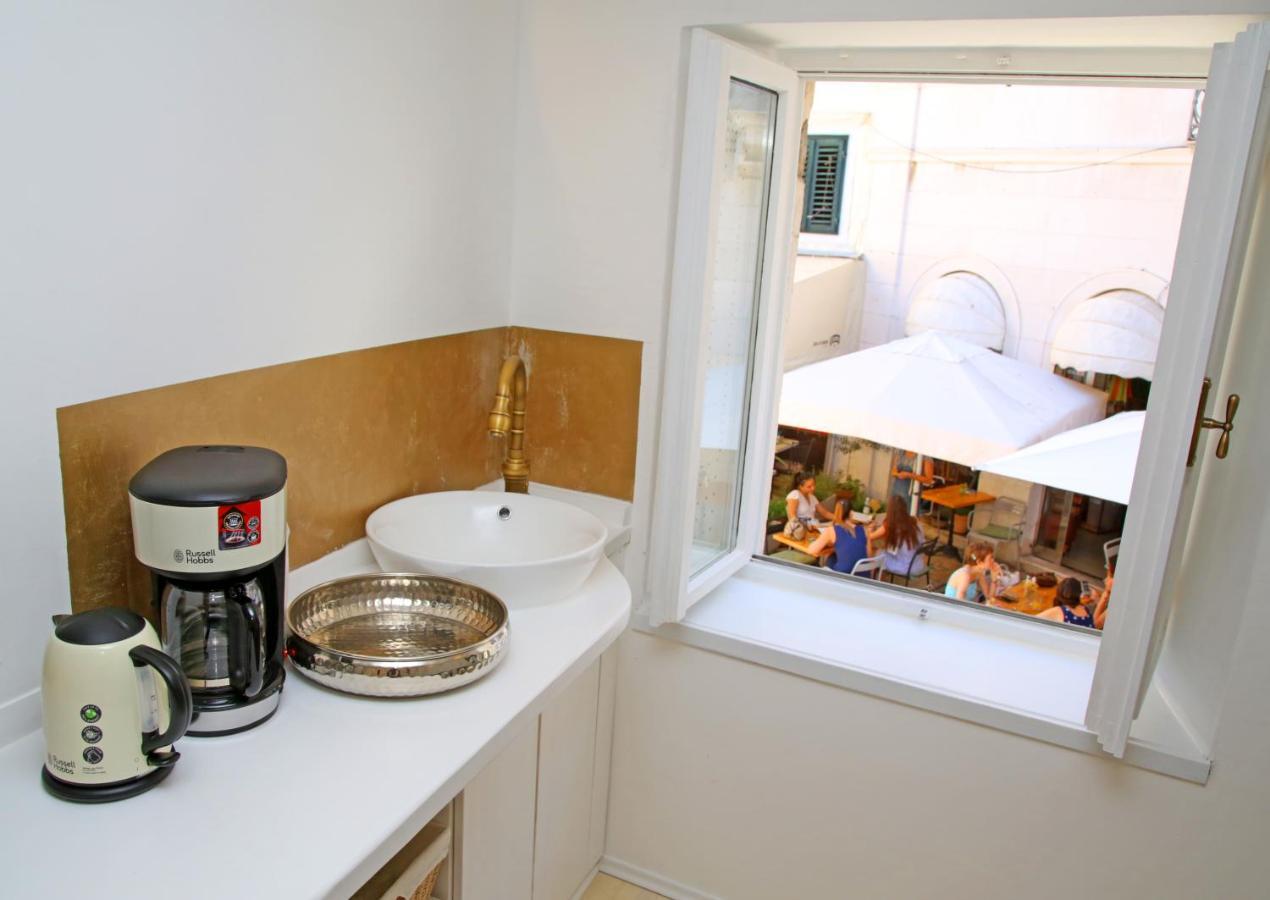 Swan City Apartment & Room 시베니크 외부 사진