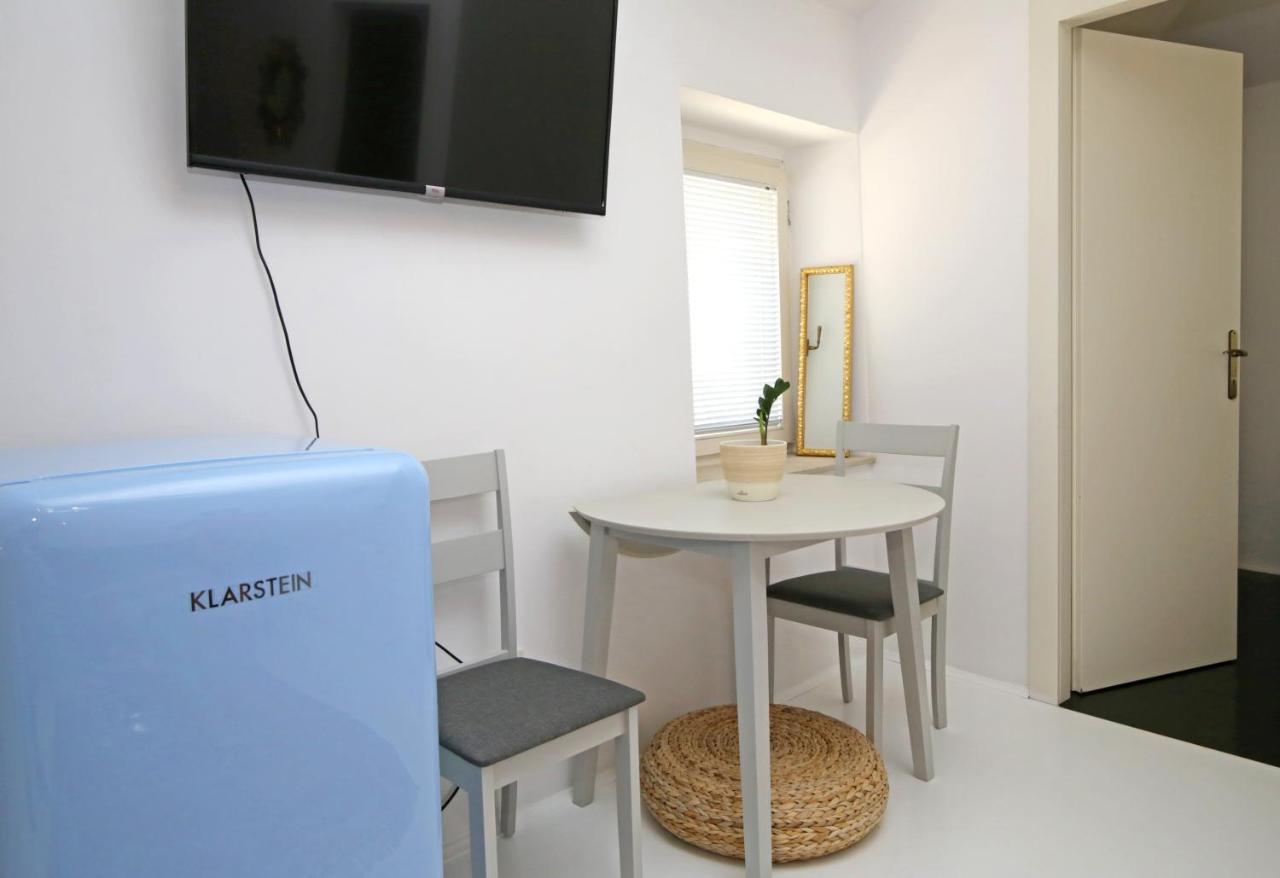 Swan City Apartment & Room 시베니크 외부 사진