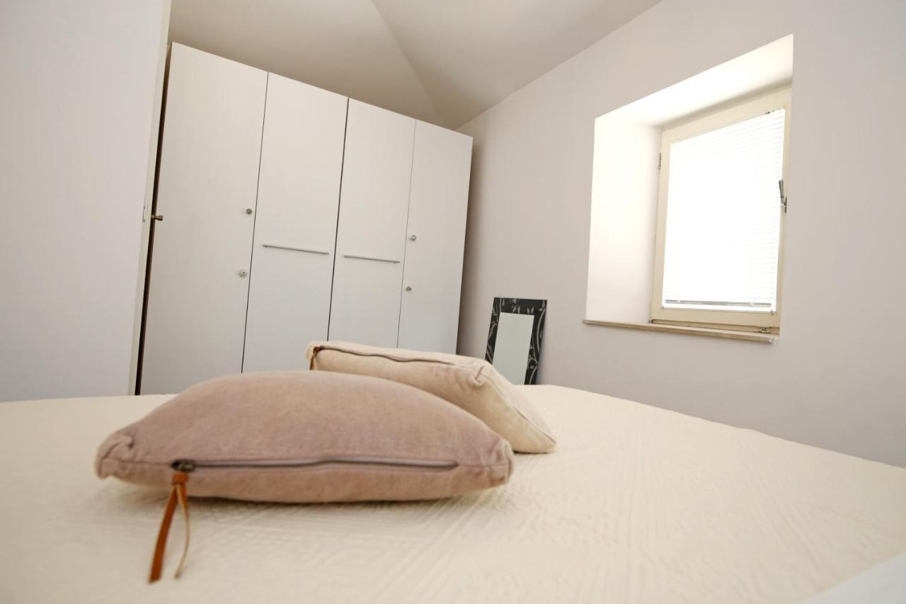 Swan City Apartment & Room 시베니크 외부 사진