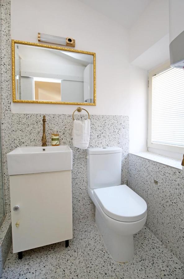 Swan City Apartment & Room 시베니크 외부 사진